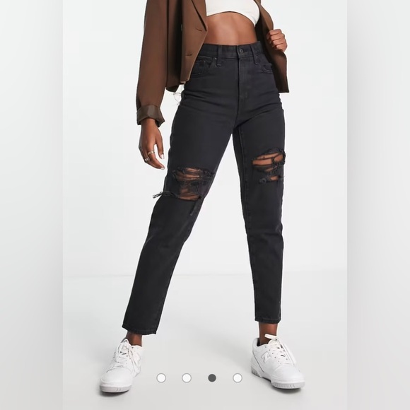 Levi’s jeans high waisted mom jean 25/28 distressed 100% cotton - Picture 3 of 16